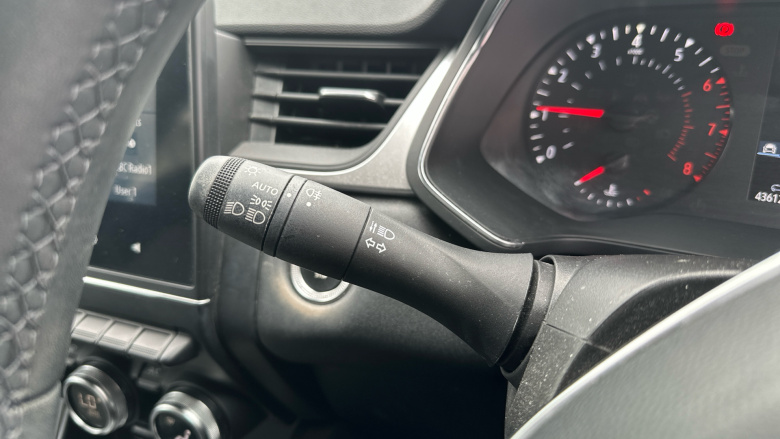 Renault Captur 1.3 TCE 140 Iconic 5dr Petrol Hatchback